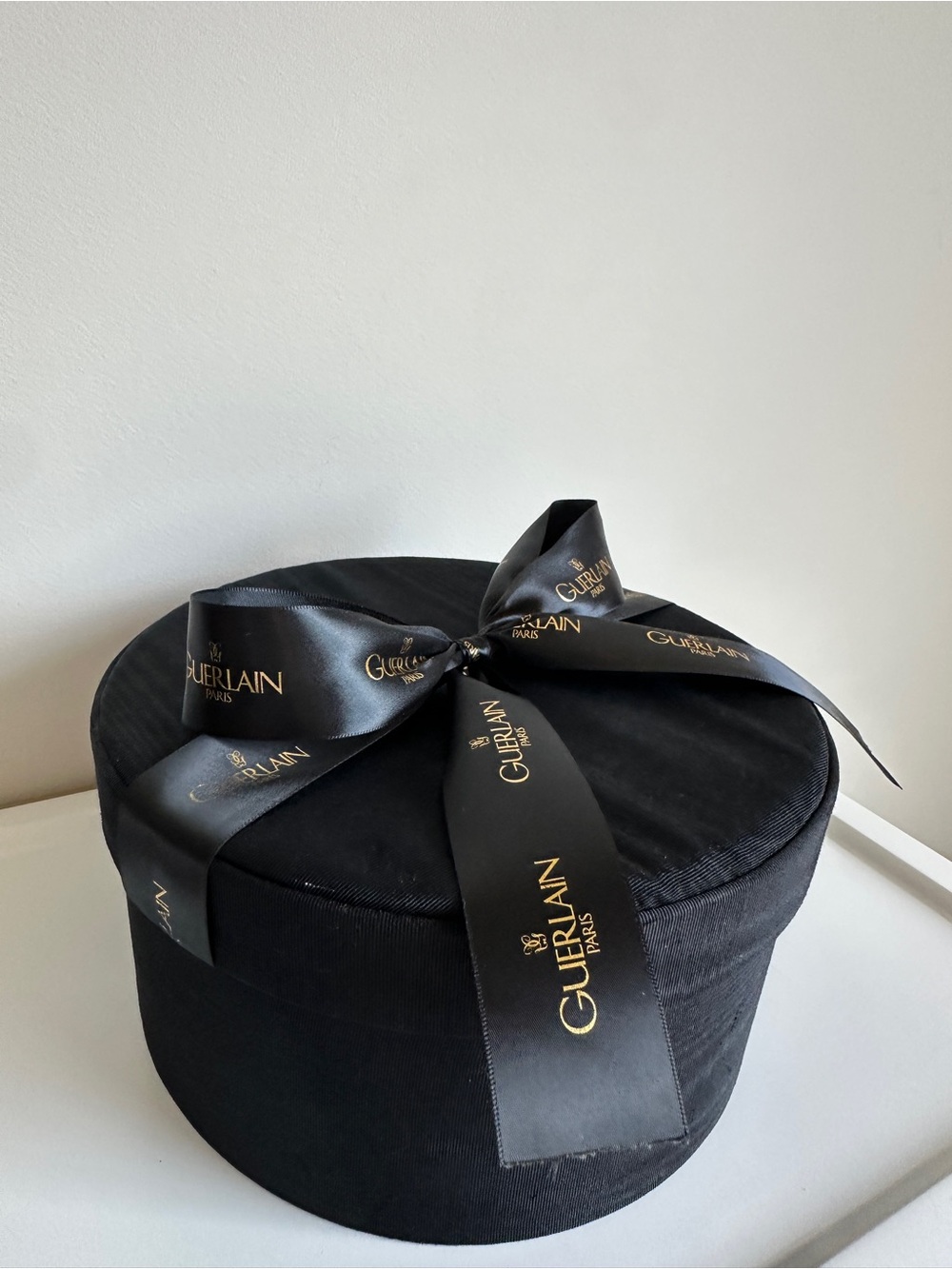 GUERLAIN Paris Round Storage Box Black Moire Fabric Ribbon Bow Gold Foil - Picture 4 of 13